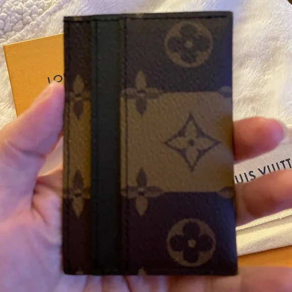 Louis Vuitton double card holder from the nigo collection.. - Picture 8 of 13